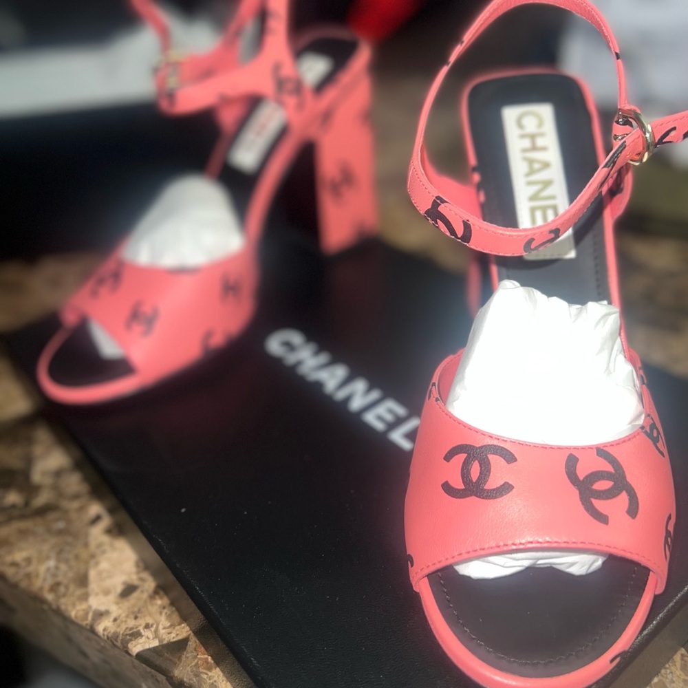 Chanel platform